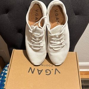 Women's White Sneakers Vegan